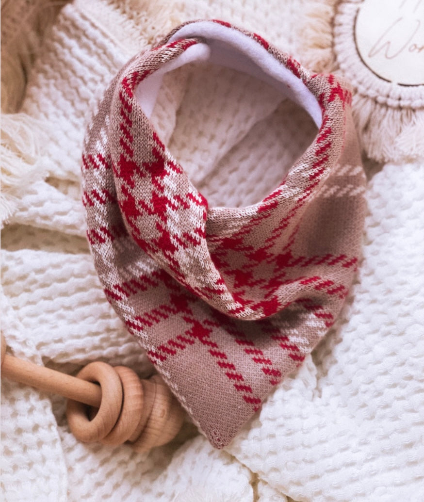 CHRISTMAS KNIT Bandana Bib ~ White