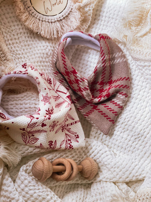 CHRISTMAS waffle Bandana Bib ~ White